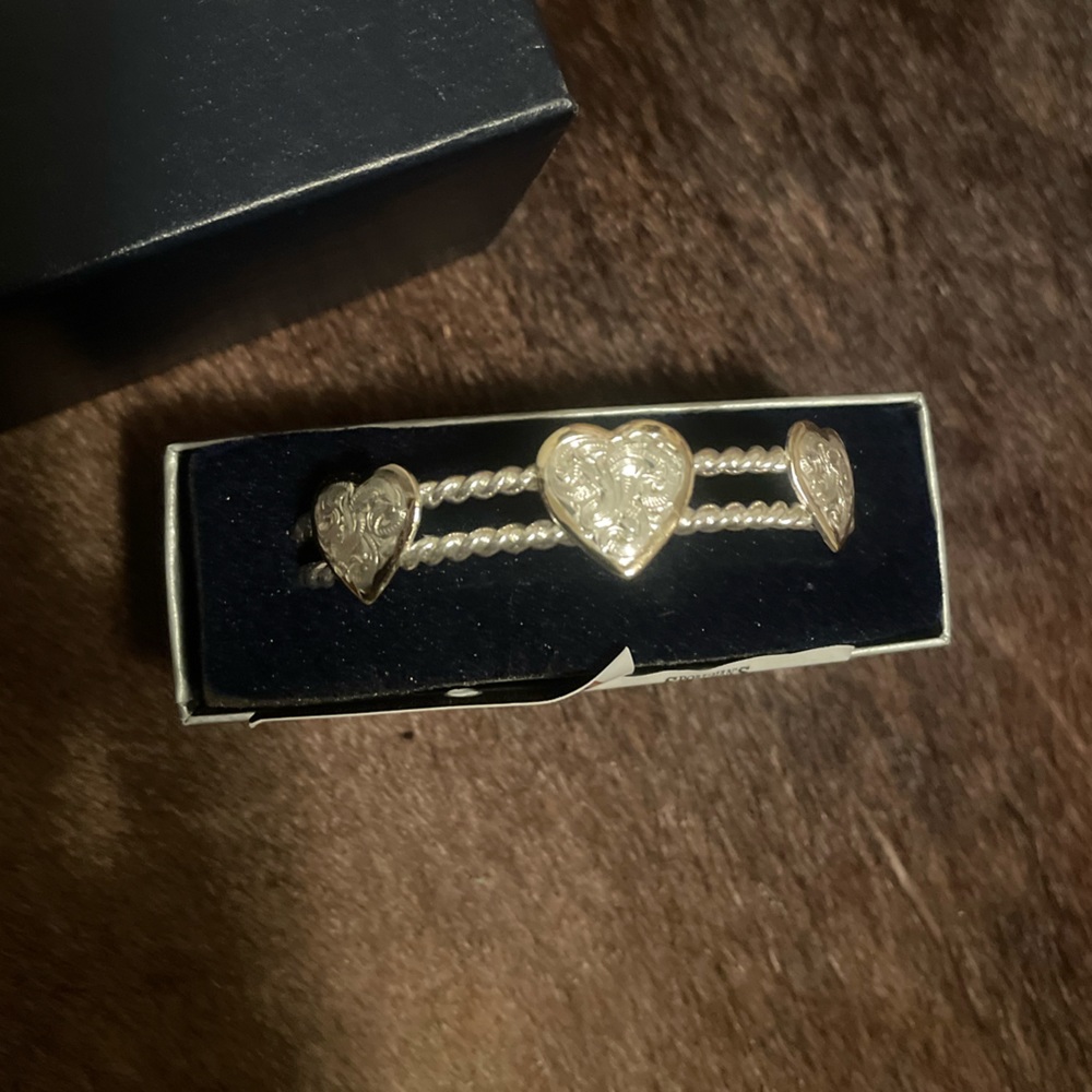 Montana Silversmiths Heart Bracelet